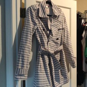 Like new trench coat!